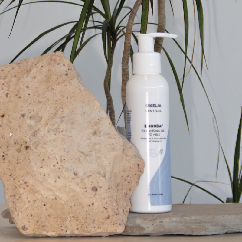Emunda Cleansing Oil-to-Milk Makeup Remover