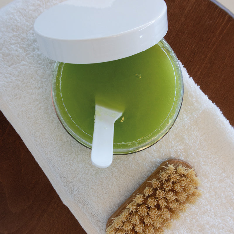 Figura draining sea salt scrub