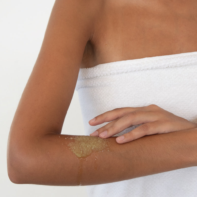 Figura draining sea salt scrub